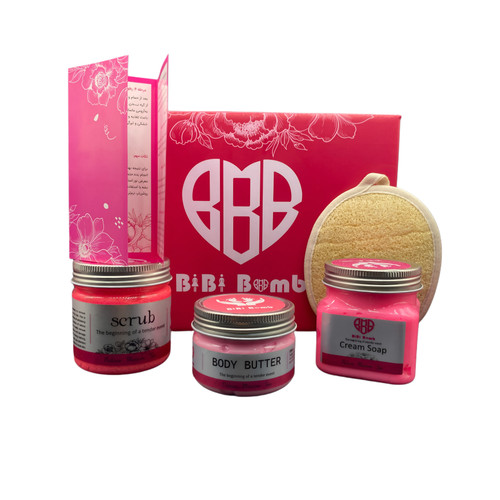 پک حمام باربی _بی بی بمب _ رنگ صورتی _ رایحه آدامسی توت فرنگی _ مناسب برای شست و شو و مراقبت از پوست بدن